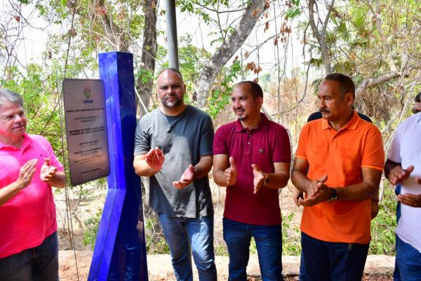 Vereadores de Floriano participam de entrega da ponte que dá acesso à localidade Saco.(Imagem:CMF)