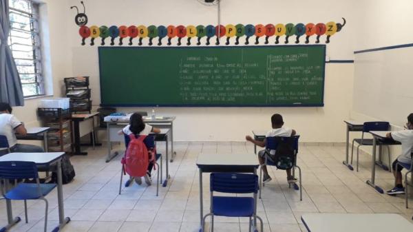 Volta às aulas: maioria das escolas públicas usará modelo 100% presencial