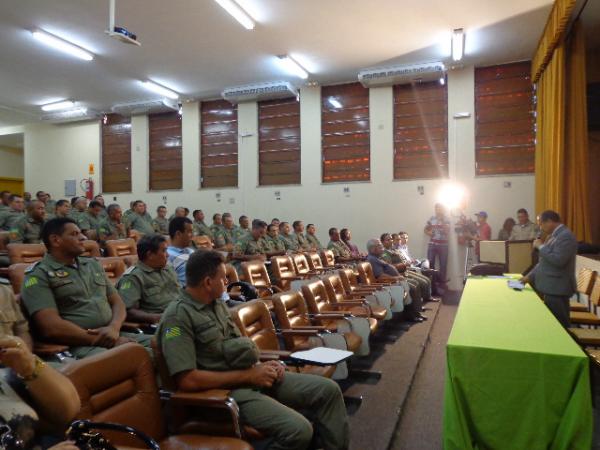 PM promove o Curso Nacional de Promotor de Pol&iacute;cia Comunit&aacute;ria em Floriano.(Imagem:FlorianoNews)