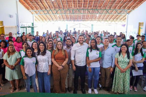 Mais de 600 escolas da rede estadual iniciam segundo semestre letivo com a Semana Presente