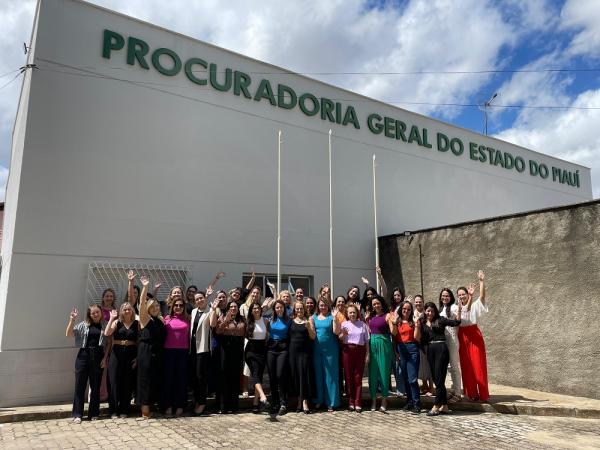 Mulheres representam 21,42% dos cargos de procuradores na PGE-PI