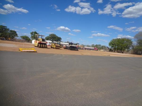 Secret&aacute;rio dos Transportes visita obras do aeroporto em Floriano(Imagem:FlorianoNews)