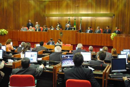 TRE julga hoje processos que pedem a cassação de deputados e suplentes