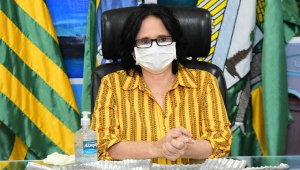 Damares se diz "impactada" com protocolo e garante visita de Bolsonaro a Floriano