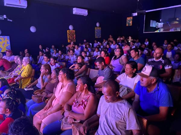 P&uacute;blico lota Cine Teatro para aplaudir espet&aacute;culos nacionais em Festival de Teatro de Floriano(Imagem:ASCOM ESCALET)