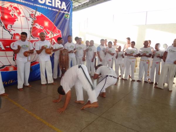 Abad&aacute; Capoeira realizou batismo e troca de cordas em Floriano.(Imagem:FlorianoNews)