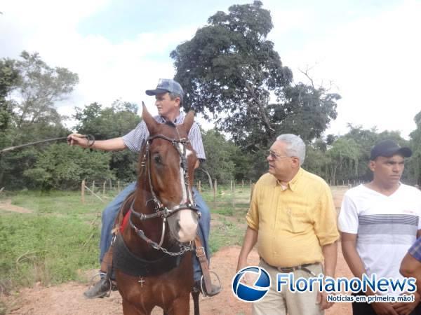 Vereador Jos&eacute; Le&atilde;o participou de reuni&atilde;o na localidade Vereda dos C&aacute;gados.(Imagem:FlorianoNews)