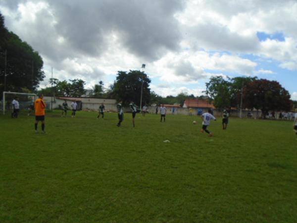 Picos derrota Floriano no 1º Torneio de Futebol Society da Subsecção da OAB