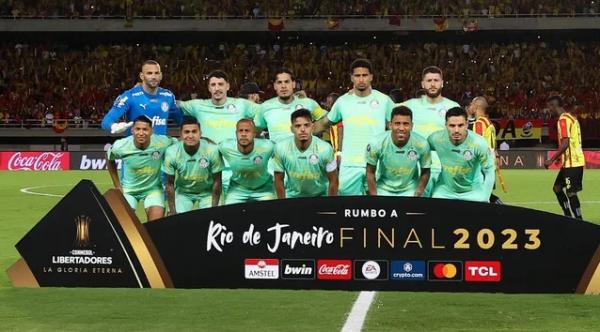 Time do Palmeiras antes de jogo contra o Deportivo Pereira.(Imagem:C&eacute;sar Greco/Palmeiras)
