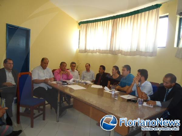 Administra&ccedil;&atilde;o municipal se re&uacute;ne com SUTRAN, C&acirc;mara e MP.(Imagem:FlorianoNews)