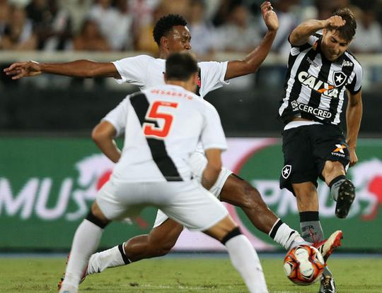 Botafogo vence clássico contra o Vasco e vai à final da Taça Rio