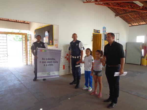 Projeto conscientiza comunidade escolar sobre seguran&ccedil;a no tr&acirc;nsito.(Imagem:FlorianoNews)