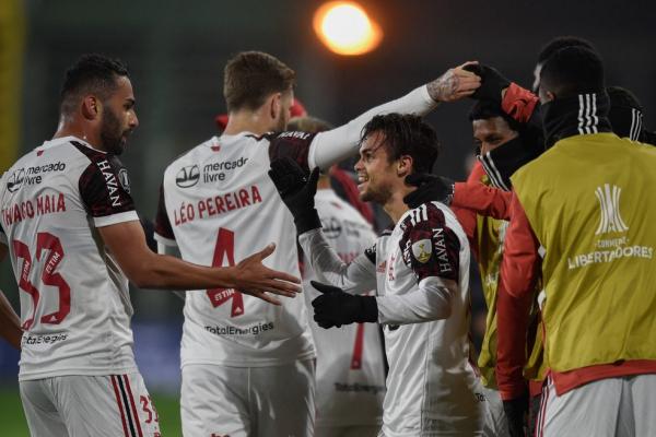 Análise: Flamengo compete, vence, mas passa longe de encantar em versão burocrática na Argentina