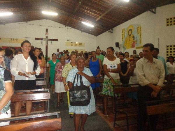 Prociss&atilde;o encerrou festejo de Nossa Senhora das Merc&ecirc;s em Floriano.(Imagem:FlorianoNews)