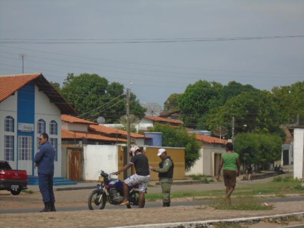 Pol&iacute;cia realiza Opera&ccedil;&atilde;o Rodovida em diversos pontos de Floriano.(Imagem:FlorianoNews)