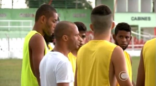 Crise após saída de investidor força Caiçara improvisar uniformes de treino