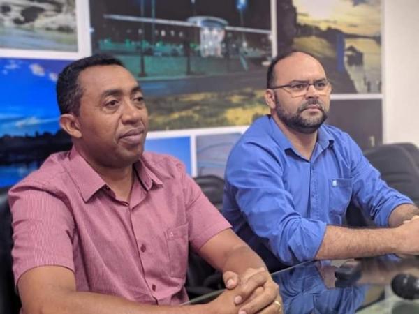 Prefeitura de Floriano anuncia o cumprimento do Piso Salarial para Educação