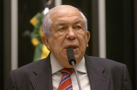 Paes Landim substitui Elmano Férrer na presidência do PTB