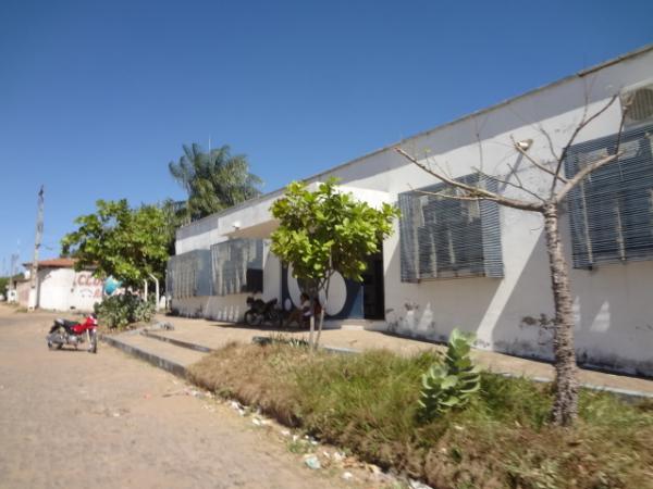 Manutenção em rede de abastecimento causou falta de água em Floriano
