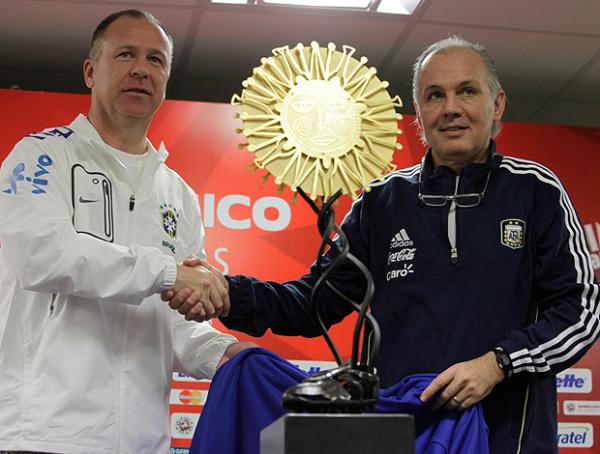 Mano Menezes e Alejandro Sabella(Imagem:Mowa Press)