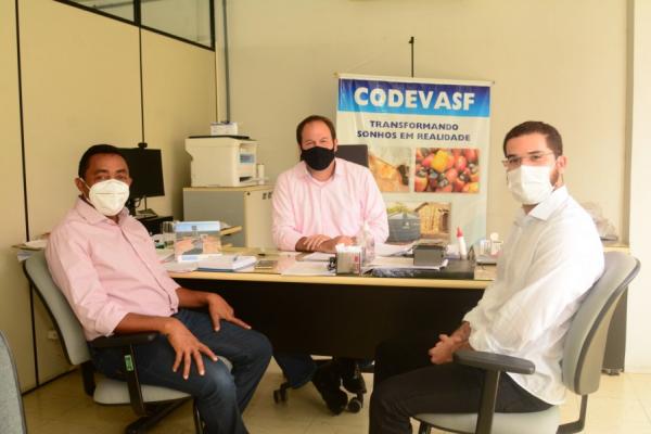 Prefeito de Floriano pede solução para problemas da Av. Fauzer Bucar