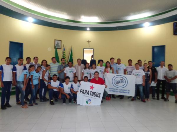Associação Florianense dos Estudantes Secundaristas empossa nova diretoria