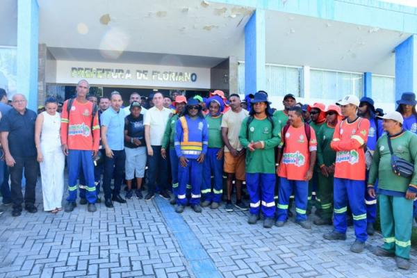 Prefeitura de Floriano realiza café da manhã em homenagem ao Dia do Gari