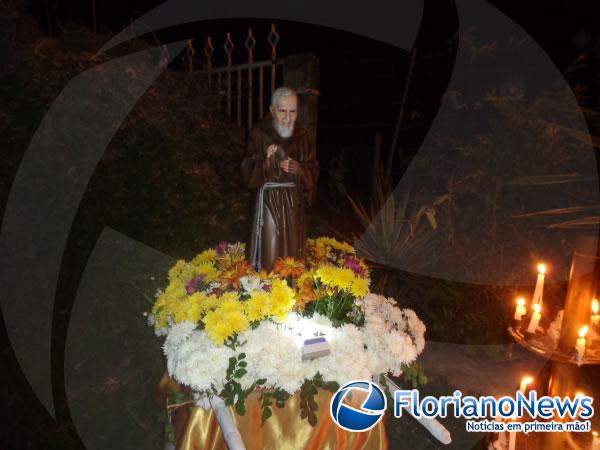 Festejo de S&atilde;o Pio de Pietrelcina &eacute; encerrado com prociss&atilde;o e missa.(Imagem:FlorianoNews)