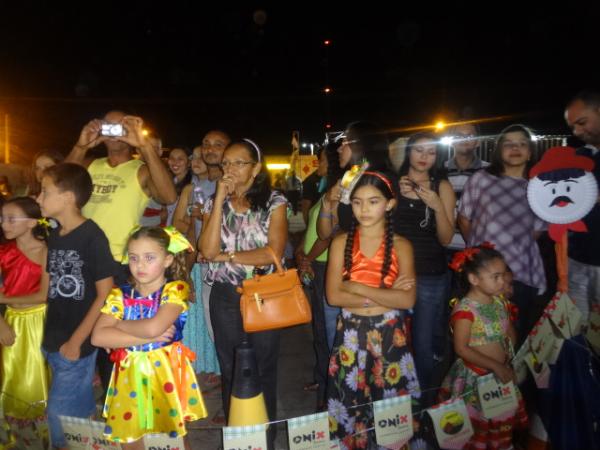 Escola Mega realizou com sucesso ?Arrai&aacute; da Mega?.(Imagem:FlorianoNews)