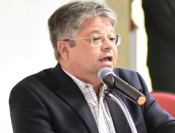 Deputado afirma que Estado está falido e num caos financeiro