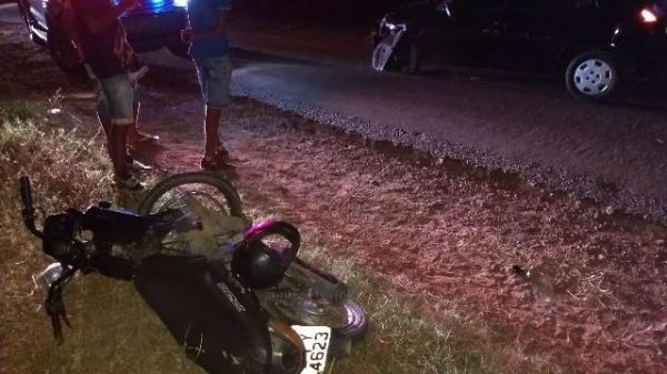 Casal fica ferido em colisão entre automóvel e motocicleta em Floriano.(Imagem:FlorianoNews)