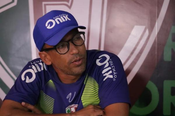  Eduardo dos Santos, t&eacute;cnico do Fluminense-PI(Imagem:Pablo Cavalcante )