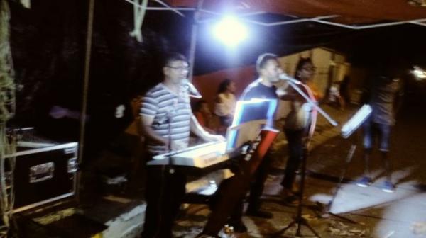Bloco Os Piratas anima foli&otilde;es no carnaval de Floriano.(Imagem:FlorianoNews)