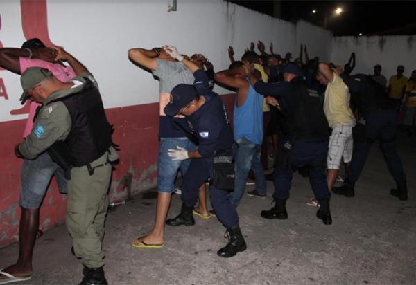 Casa de show é interditada e homem é preso por tráfico na Capital