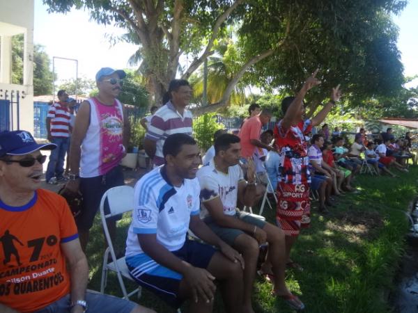 Realizada partida final do campeonato Os Quarent&otilde;es.(Imagem:FlorianoNews)