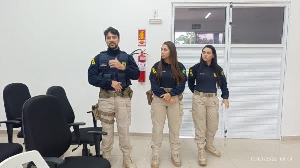 Secretaria de Saúde e PRF realizam ação de cuidados com a saúde de motoristas em Floriano(Imagem:FlorianoNews)