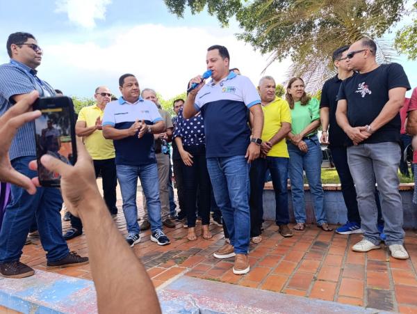 Bar&atilde;o de Graja&uacute; conquista nova ambul&acirc;ncia em apenas 120 dias de gest&atilde;o(Imagem:FlorianoNews )