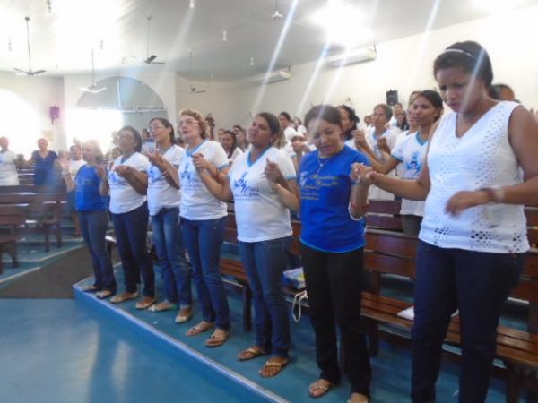 Mães que oram une mulheres para orar pelos filhos em Floriano.(Imagem:FlorianoNews)
