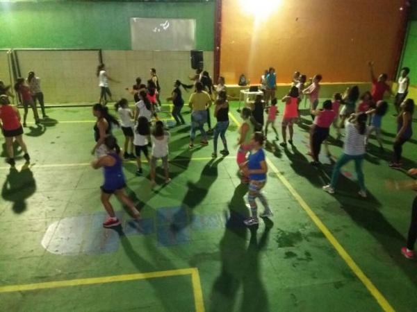 Dia da Mulher &eacute; comemorado com momento fitness na Escola Pequeno Pr&iacute;ncipe.(Imagem:EPP)