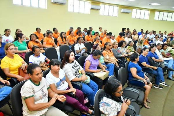 Prefeito de Floriano se re&uacute;ne com agentes de sa&uacute;de e de endemias para discutir melhorias para a categoria(Imagem:Secom)