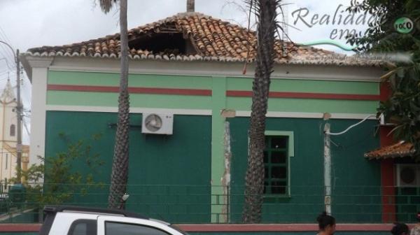 Parte do teto de prefeitura no interior do Piau&iacute; desaba ap&oacute;s forte chuva.(Imagem:Lu&iacute;s Silva/Realidade em Foco)