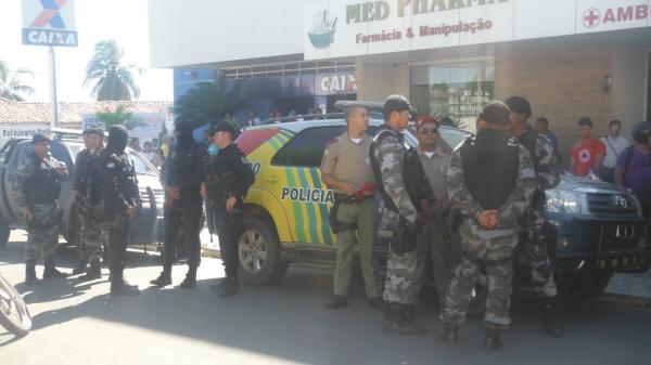 Opera&ccedil;&atilde;o policial cumpre mandado de busca e apreens&atilde;o em Floriano.(Imagem:FlorianoNews)