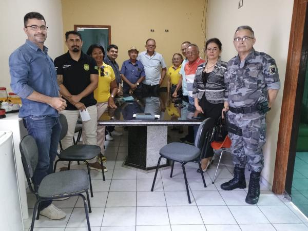 Autoridades, entidades e empresários se reúnem para discutir segurança em Floriano