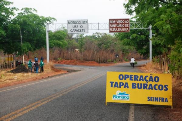 Secretaria de Infraestrutura realiza Opera&ccedil;&atilde;o Tapa Buracos em Floriano.(Imagem:Waldemir Miranda)