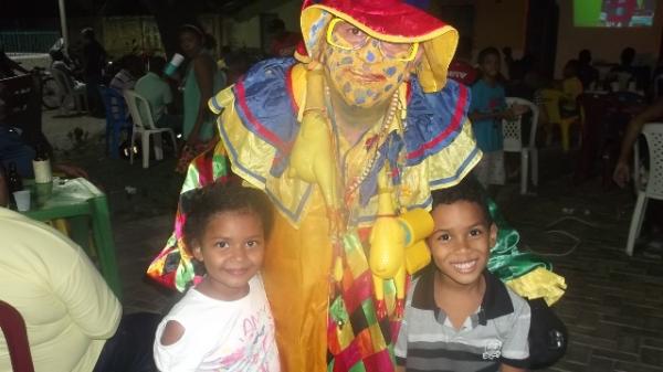 Associa&ccedil;&atilde;o de Moradores da Caixa D&aacute;gua promove festa em homenagem &agrave;s crian&ccedil;as(Imagem:FlorianoNews)