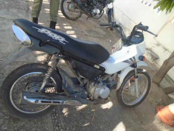 Pol&iacute;cia Militar recupera motocicletas roubadas em Floriano.(Imagem:FlorianoNews)