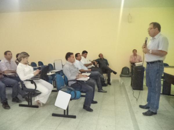 Presidente da Eletrobras PI participa de reunião em Floriano.(Imagem:FlorianoNews)