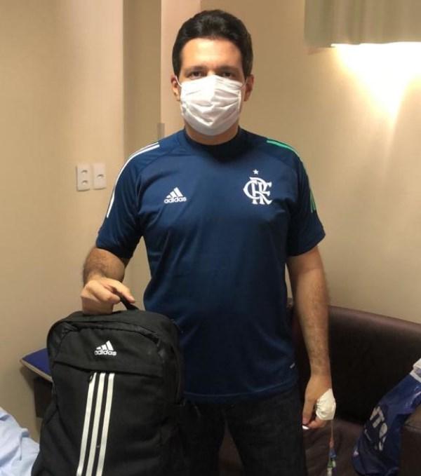 Jorrnalista Marcelo Magno é curado do coronavírus e tem alta de hospital