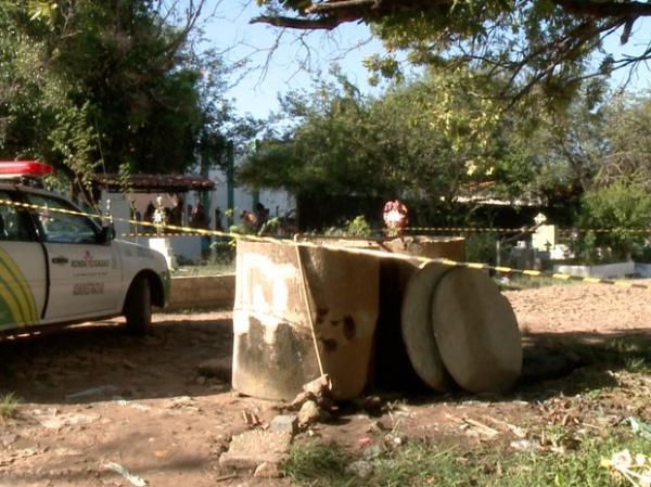 Homem é encontrado morto dentro de manilha em cemitério de Teresina