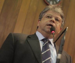 Deputado Gustavo Neiva comenta a paralisia no atendimento dos hospitais regionais